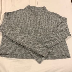 Divide by H&M- cropped turtleneck sweater